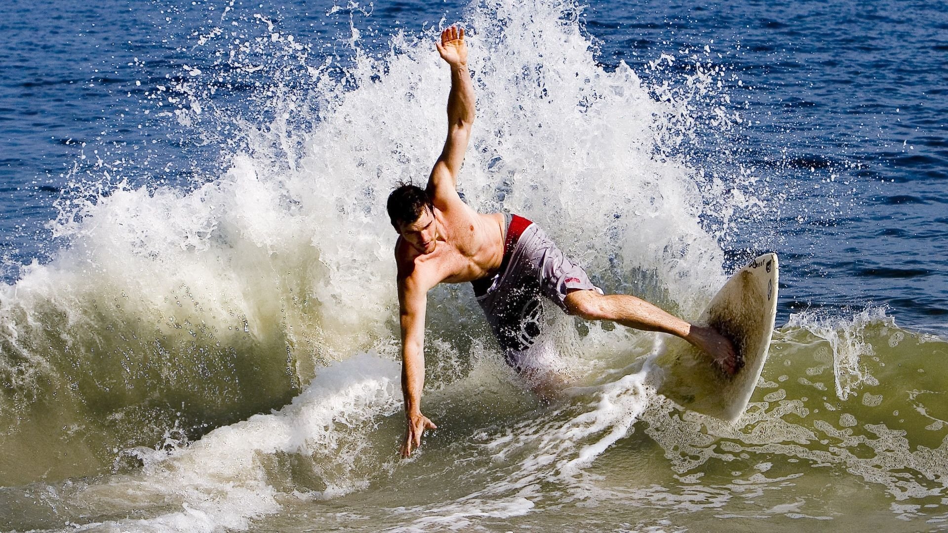 欧洲杯战术创新：变化多端的布局折服众人，欧洲杯战术分析
